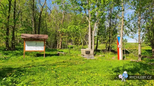 pomnik-majzlik-01.webp
