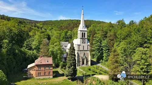 nahled-travna-kostel